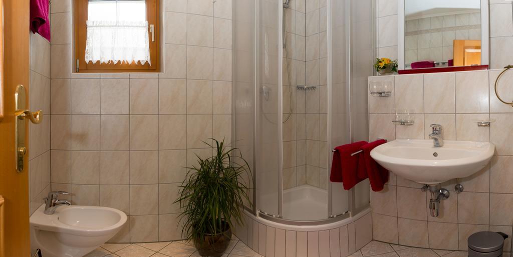 Kreuzhof Seefeld Зеефелд в Тирол Стая снимка
