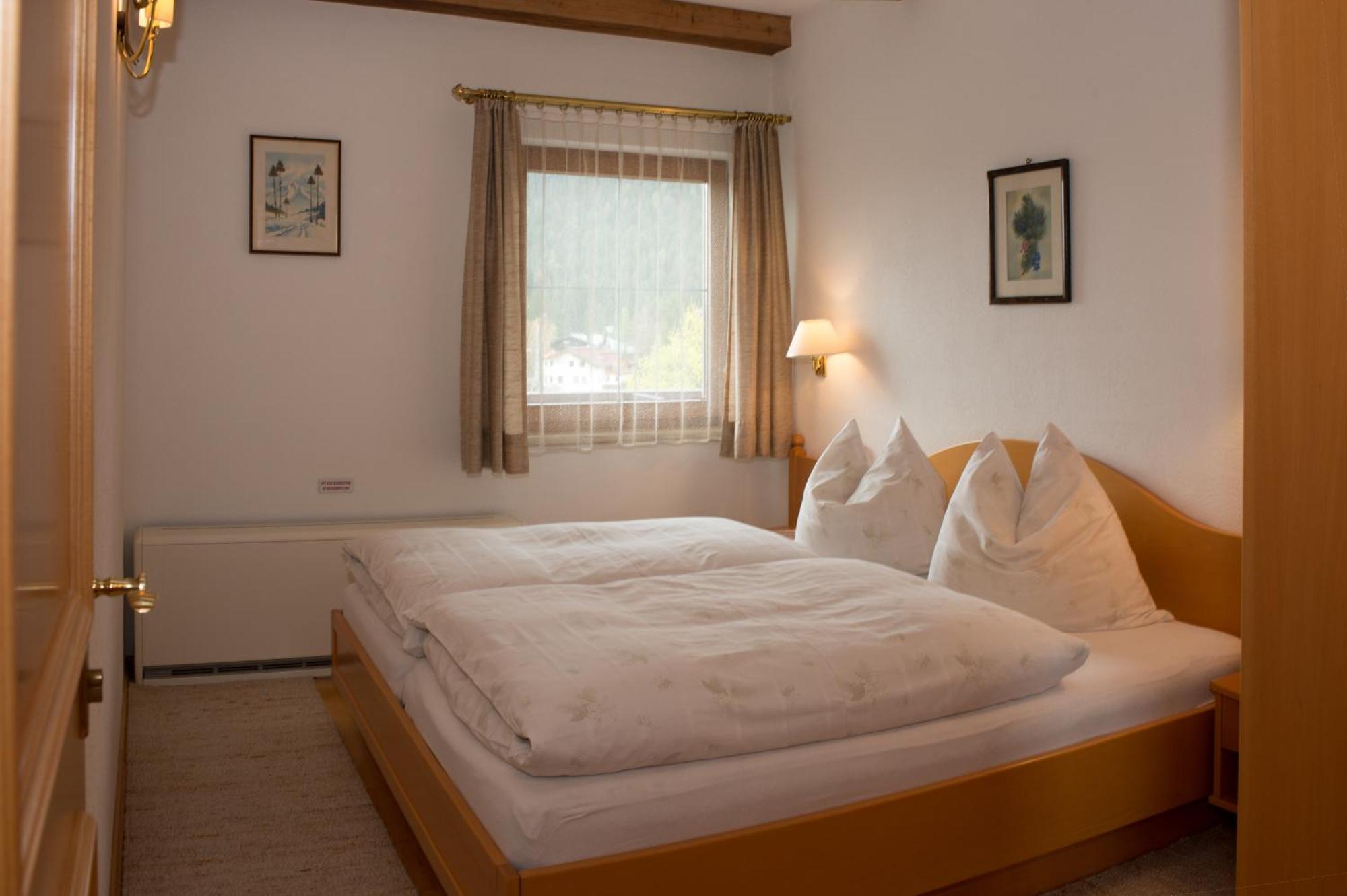 Kreuzhof Seefeld Зеефелд в Тирол Стая снимка
